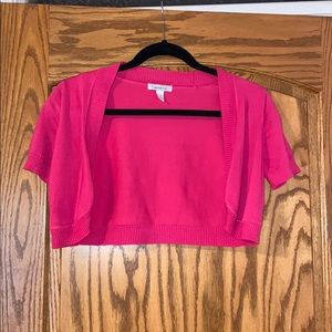 Juniors pink short sleeve sweater